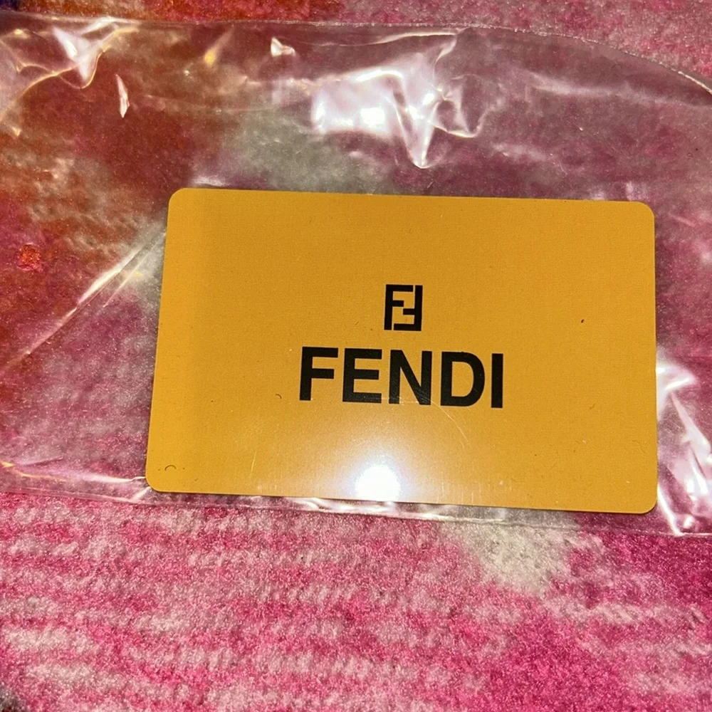 Fendi sunglasses box, cleaner and case. - Picture 4 of 5